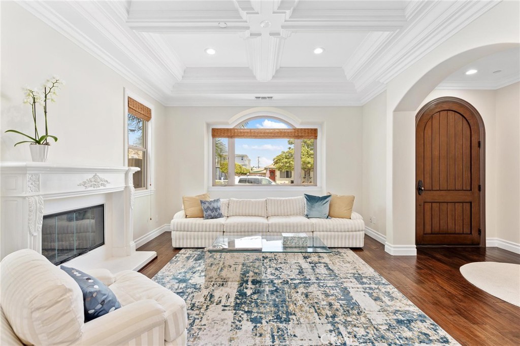 2012 Robinson Street Redondo Beach, CA 90278 - Photo 6 of 55