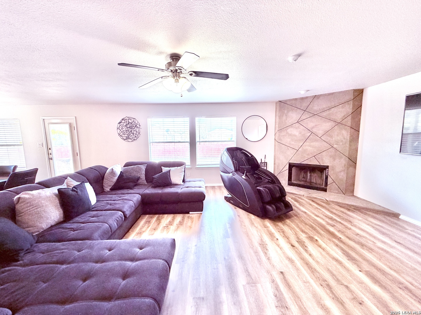 422 Abigail Converse, TX 78109 - Photo 17 of 48