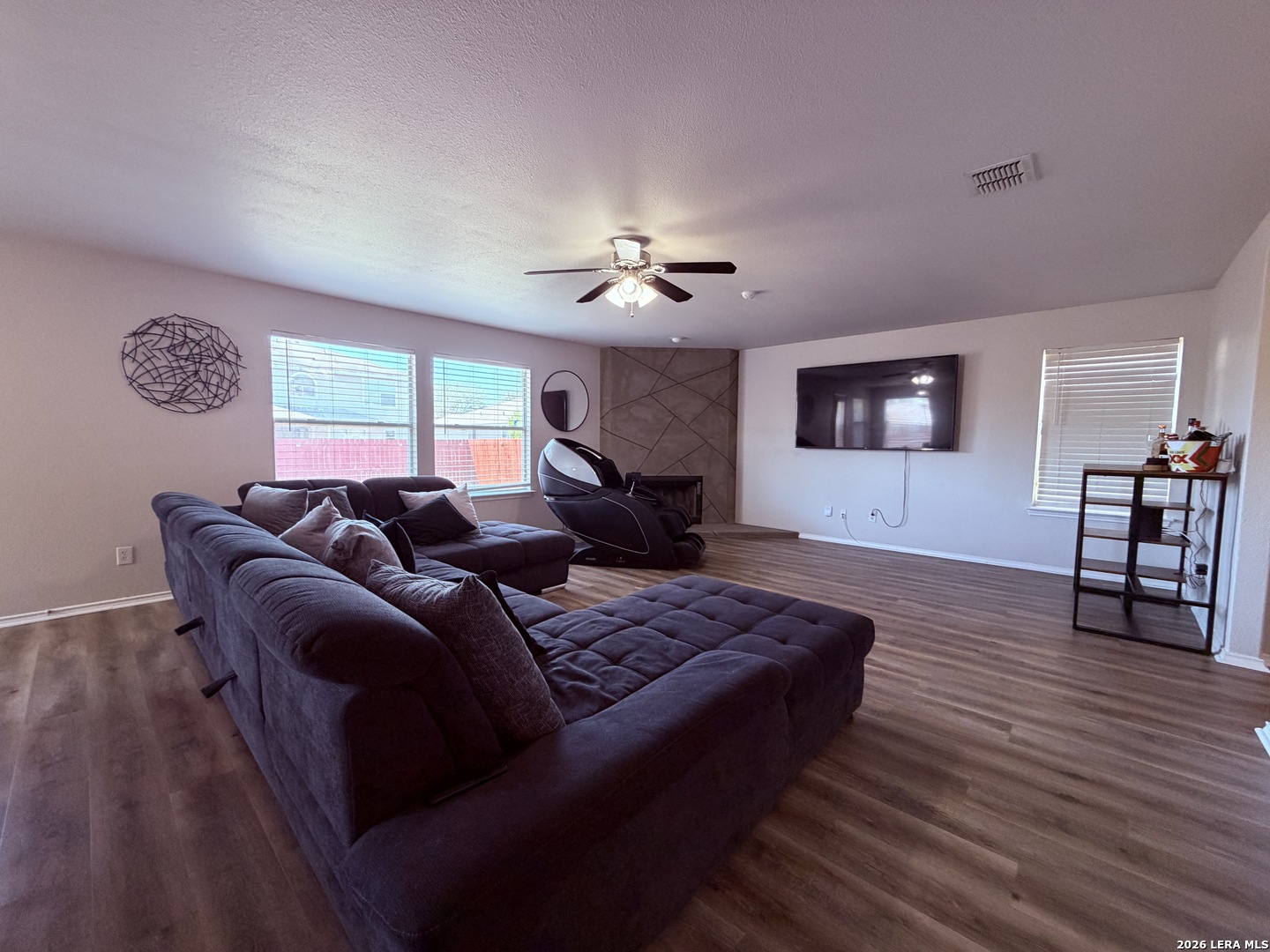 422 Abigail Converse, TX 78109 - Photo 18 of 48