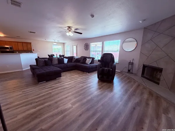 $310,000 | 422 Abigail, Converse, TX 78109