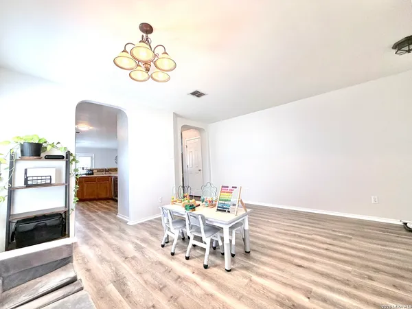 $310,000 | 422 Abigail, Converse, TX 78109