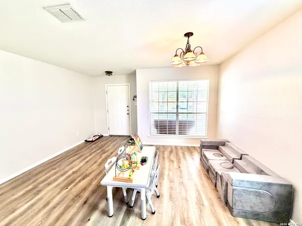 $310,000 | 422 Abigail, Converse, TX 78109
