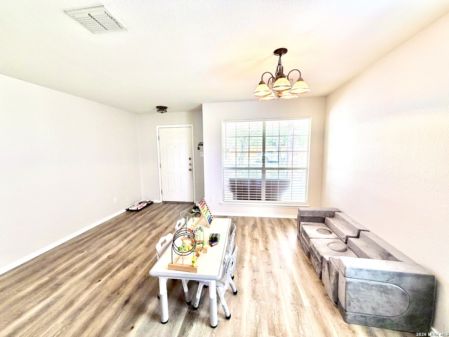 422 Abigail Converse, TX 78109 - Photo 7 of 48