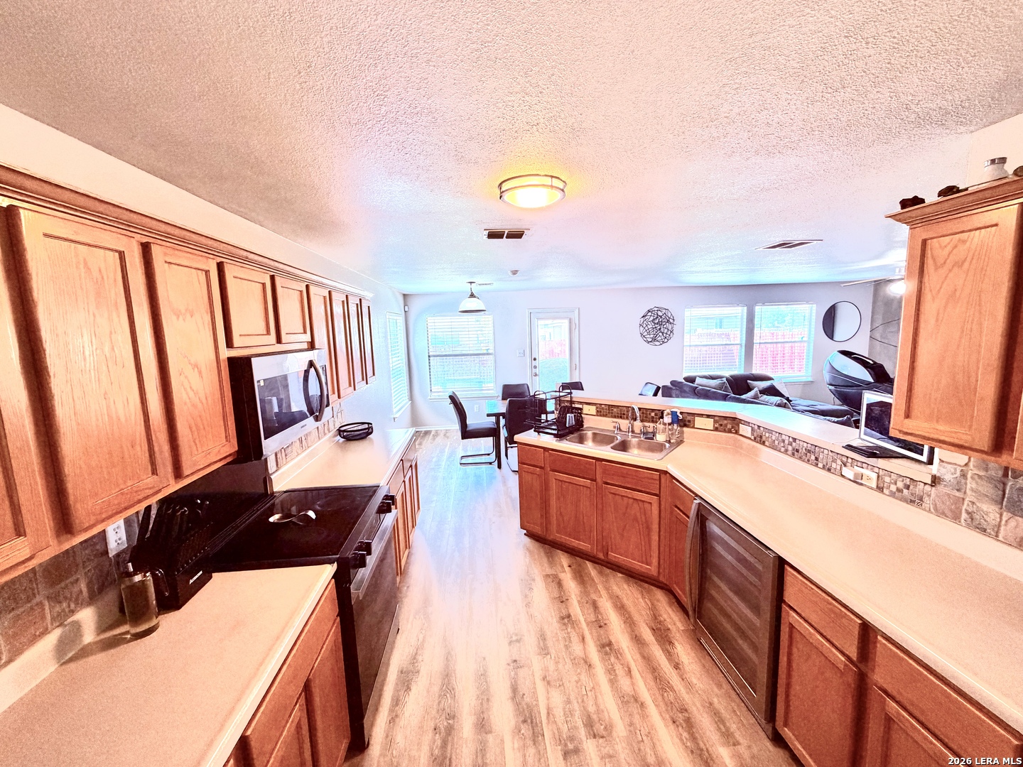 422 Abigail Converse, TX 78109 - Photo 8 of 48