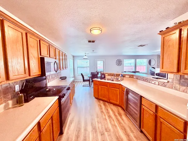 $310,000 | 422 Abigail, Converse, TX 78109