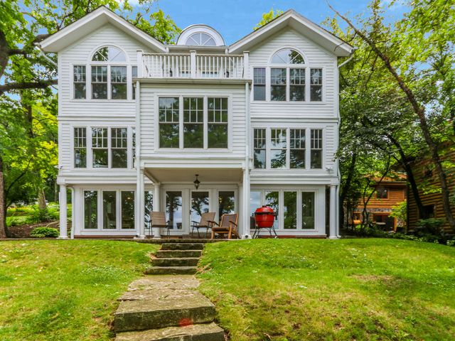 N1939 Bluff Lane, Lake Geneva, WI 53147