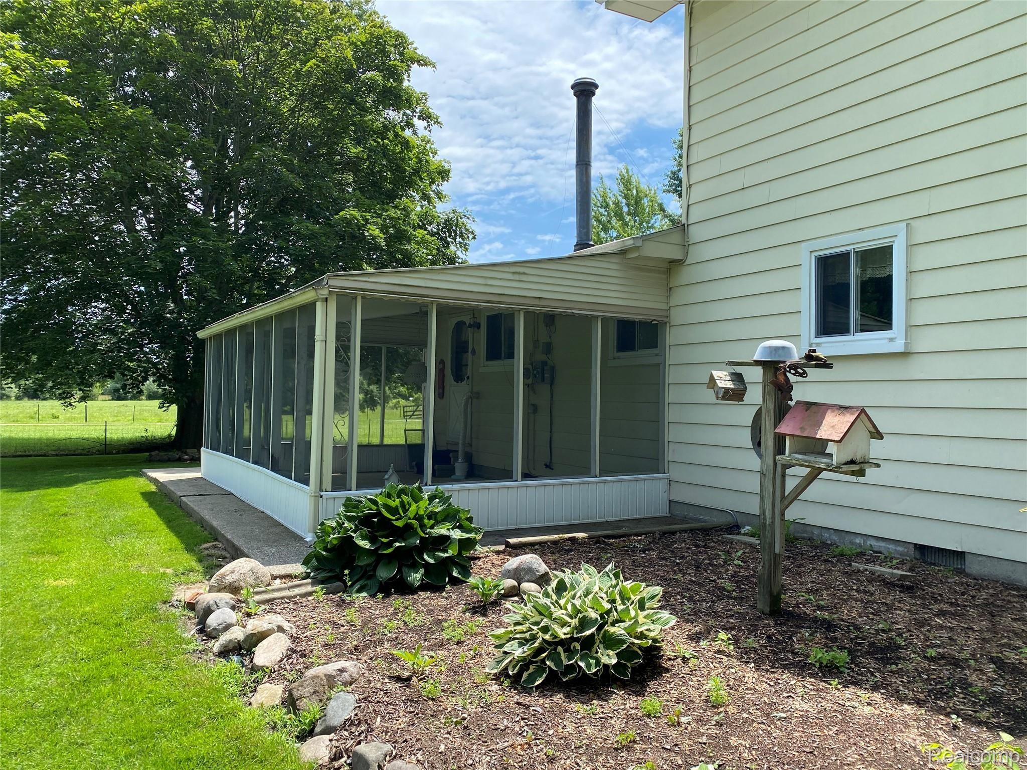 44780 Bemis Road Belleville, MI 48111 - Photo 10 of 55 IMG-1999.jpg