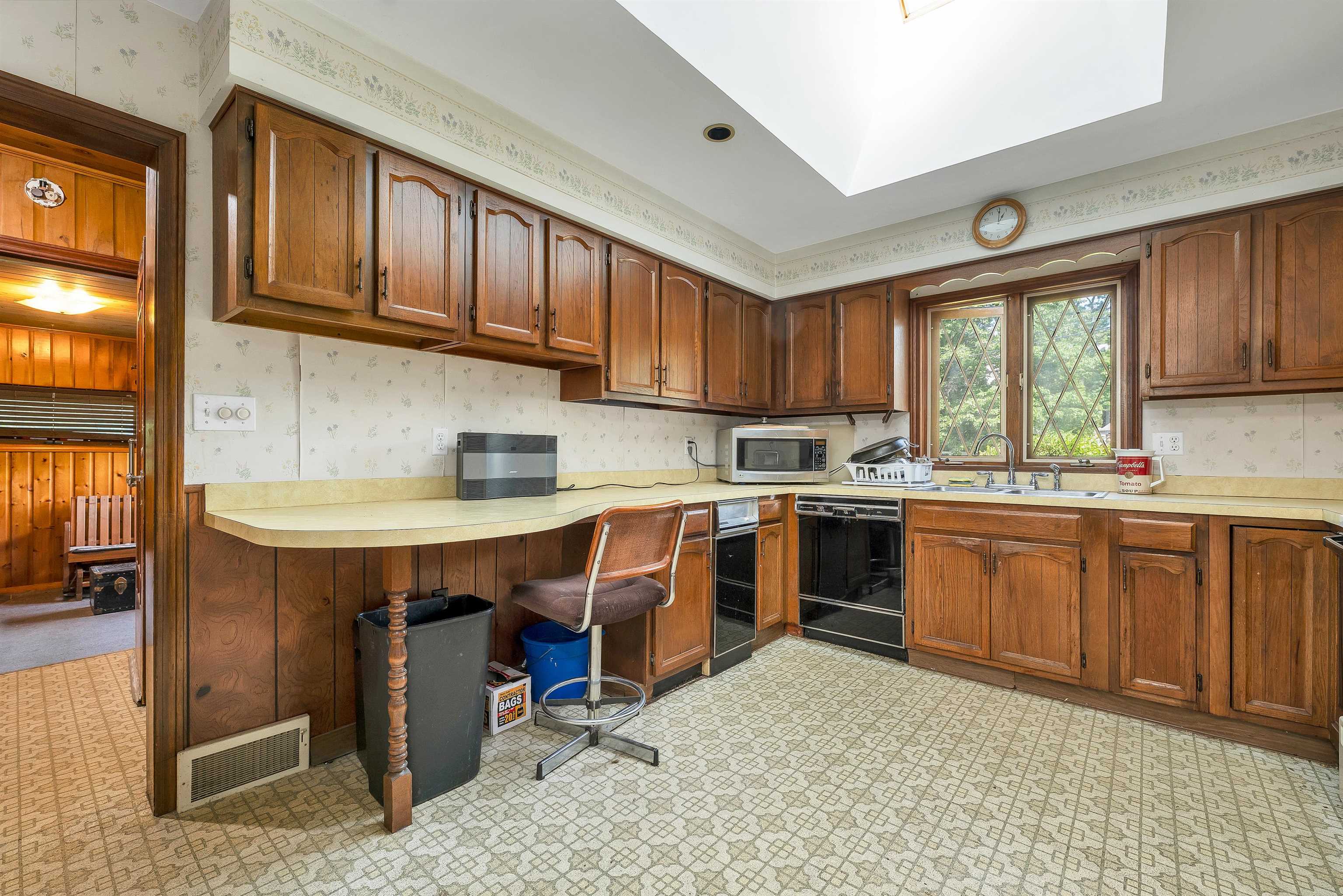 148 Allen Street Manchester, NH 03102 - Photo 11 of 30