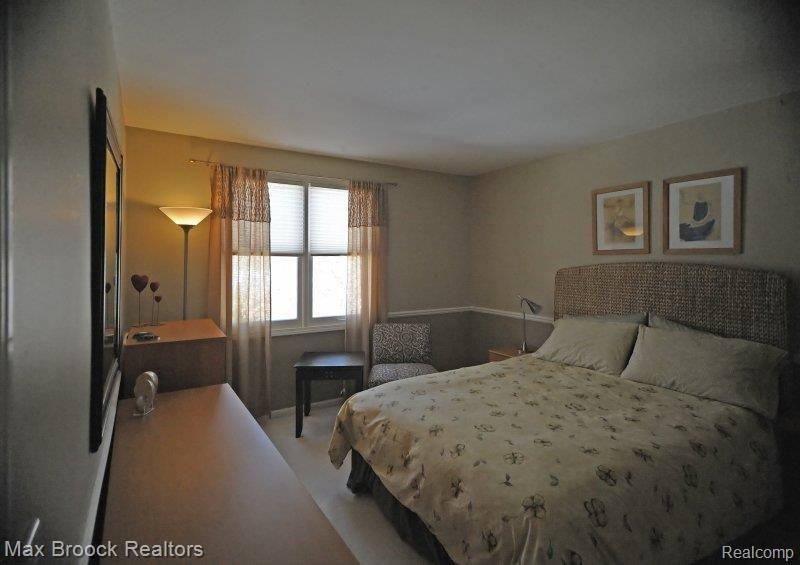 944 Ravine Terrace Court Rochester, MI 48307 - Photo 14 of 17 071DSC_6948 copy.jpg