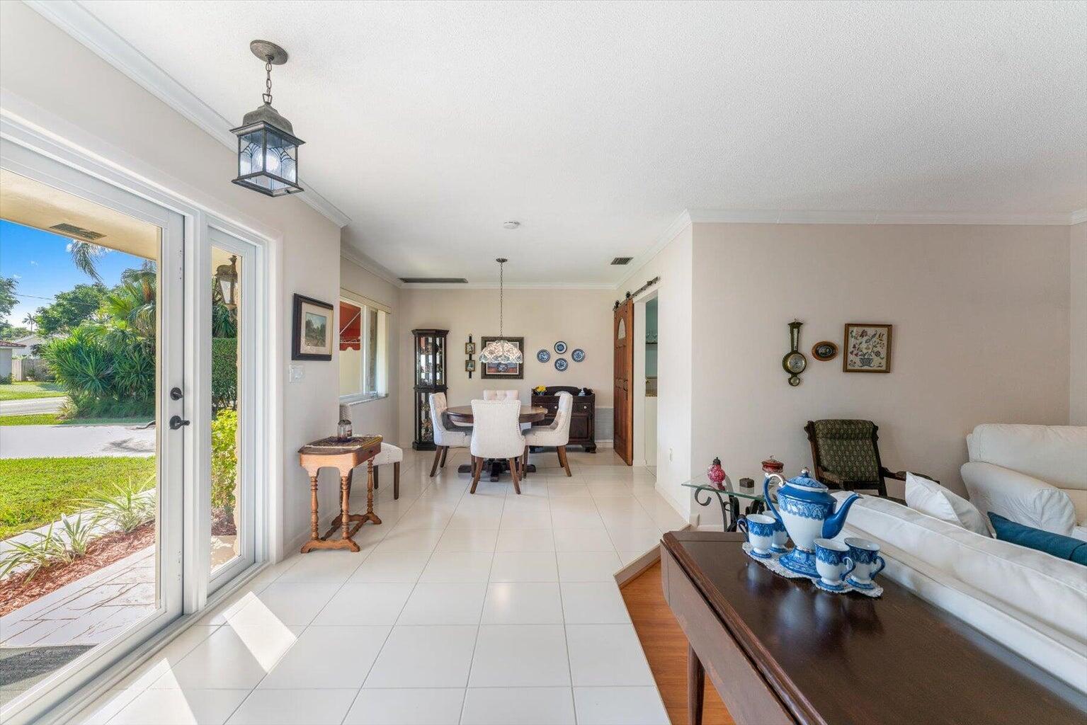 829 Northwest 7th Street Boca Raton, FL 33486 - Photo 8 of 26 dining room