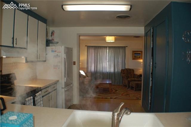2206 Coronado Road Pueblo, CO 81003 - Photo 8 of 31 Gallery Image 8
