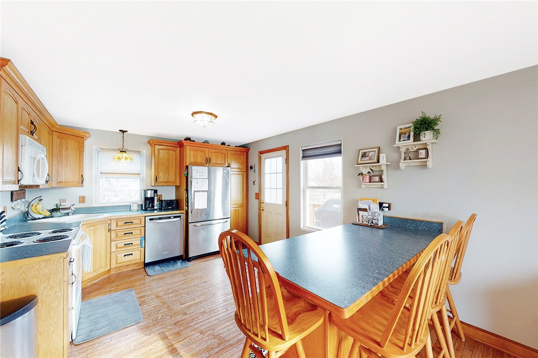 36 Cows Path Road Middletown, RI 02842 - Photo 4 of 30