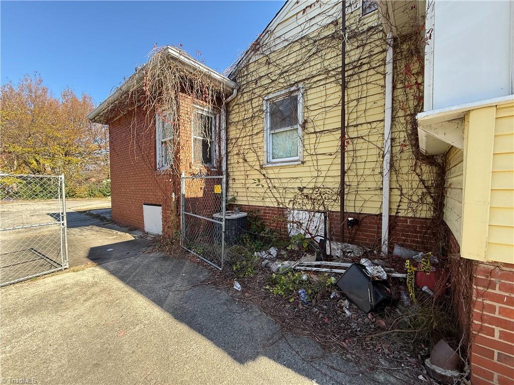 2507 East Lexington Avenue High Point, NC 27262 - Photo 14 of 17