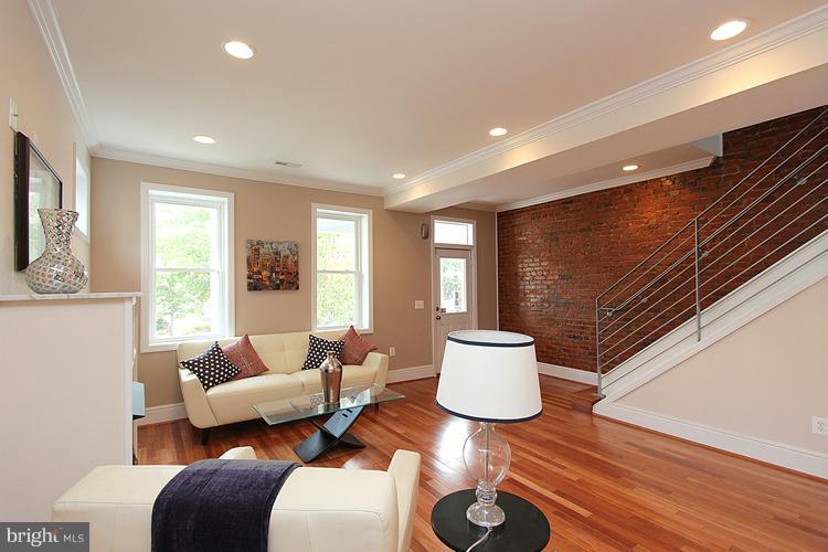 1028 7th Street Northeast Washington, DC 20002 - Photo 4 of 18 Living Room