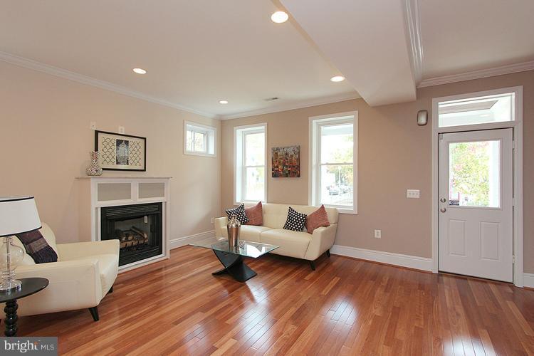 1028 7th Street Northeast Washington, DC 20002 - Photo 10 of 18 Living Room