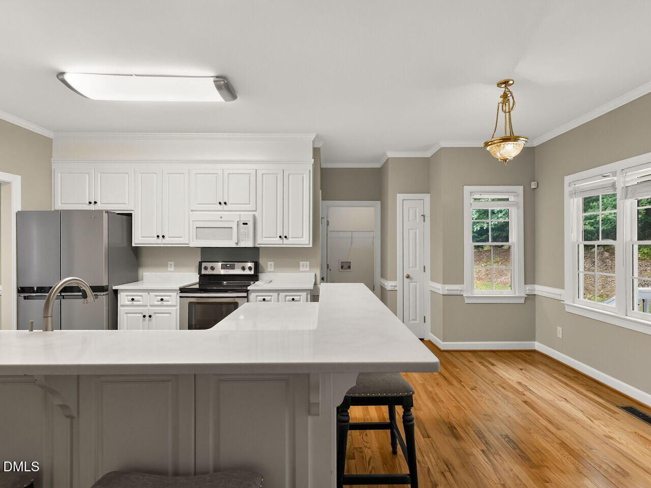 305 Neuse Ridge Drive Clayton, NC 27527 - Photo 9 of 36 011-1280x960-kitchen-breakfast