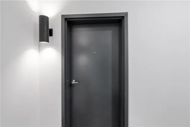 $1,800 | 2909 Peachtree Street Northeast, Unit 307, Atlanta, GA 30305