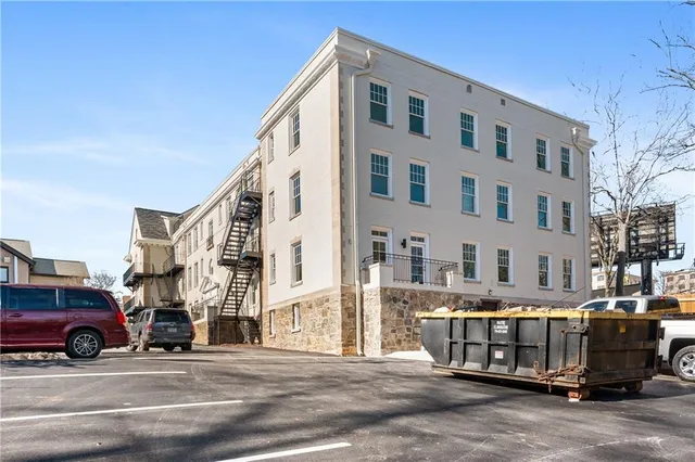 $1,800 | 2909 Peachtree Street Northeast, Unit 307, Atlanta, GA 30305