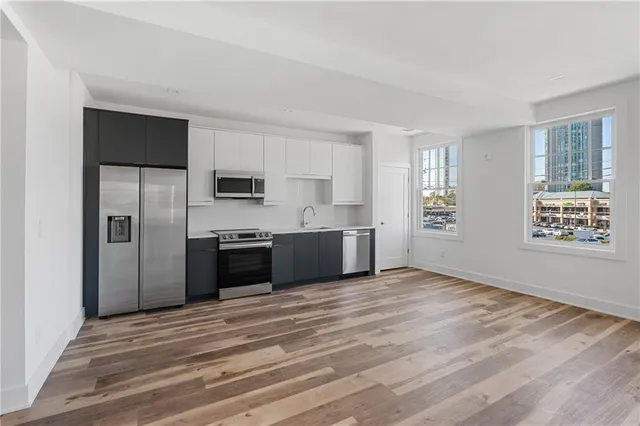 $1,800 | 2909 Peachtree Street Northeast, Unit 307, Atlanta, GA 30305