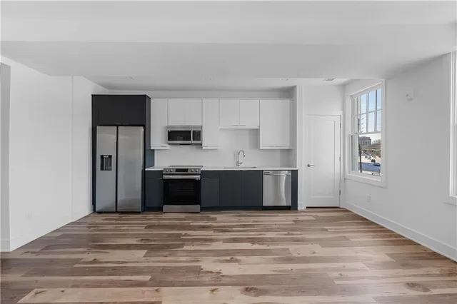 $1,800 | 2909 Peachtree Street Northeast, Unit 307, Atlanta, GA 30305