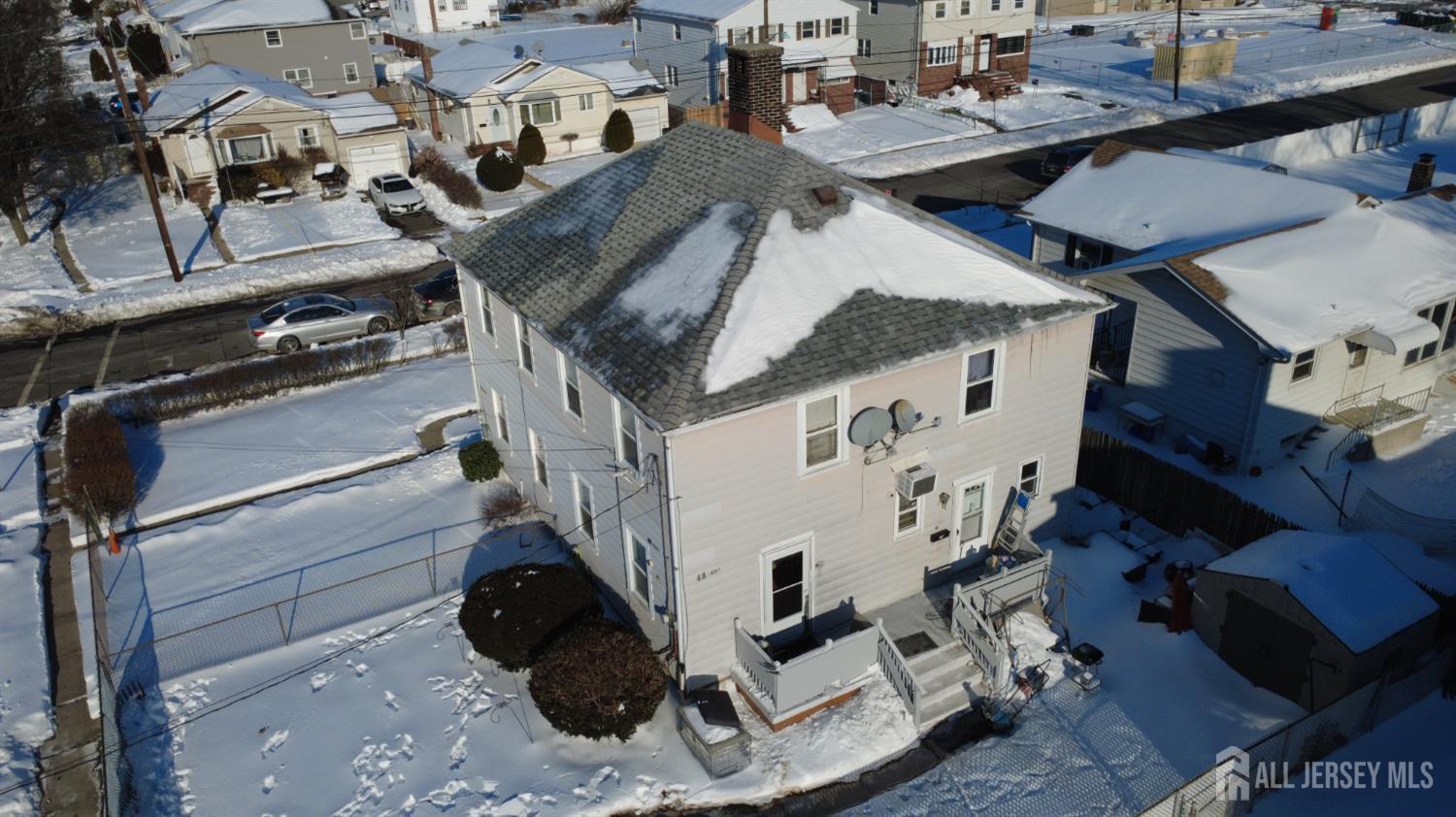 48 Locust Street Carteret, NJ 07008 - Photo 3 of 27