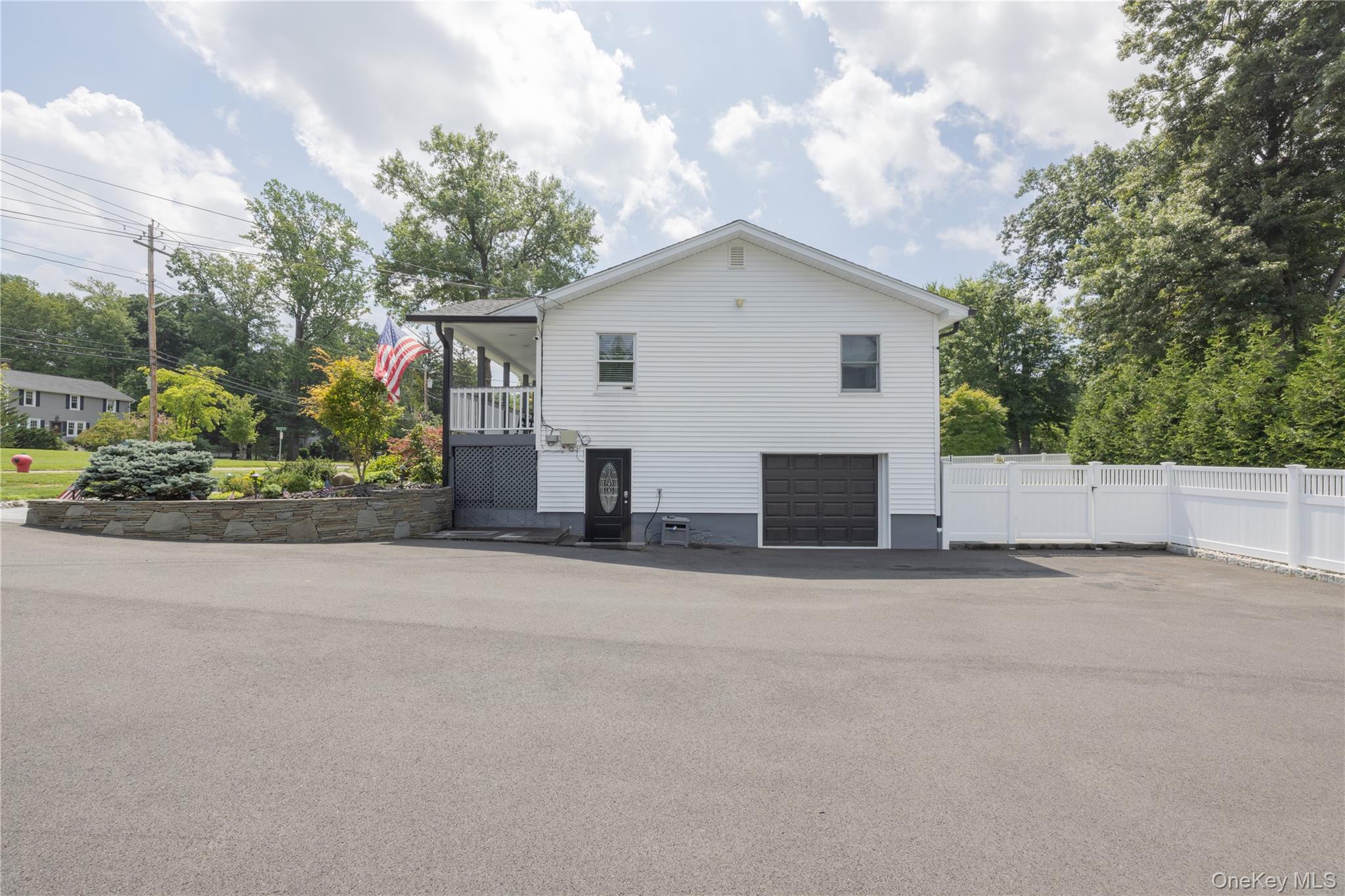 395 Ehrhardt Road Pearl River, NY 10965 - Photo 26 of 34 Gallery Image 26
