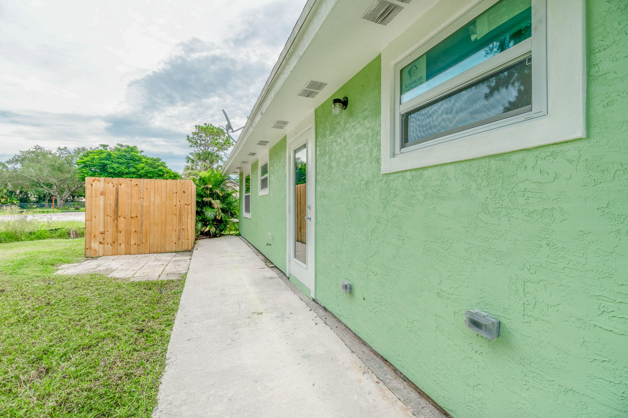 3763 Southeast Dixie Ross Street, Unit 2 Stuart, FL 34997 - Photo 18 of 24 DSC00324-HDR