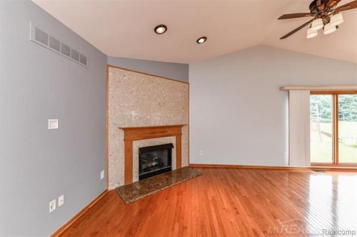 46564 Mornington Road Canton, MI 48188 - Photo 11 of 35