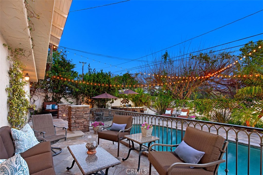 13032 St Thomas Drive North Tustin, CA 92705 - Photo 2 of 32 a view of a chairs and table in patio