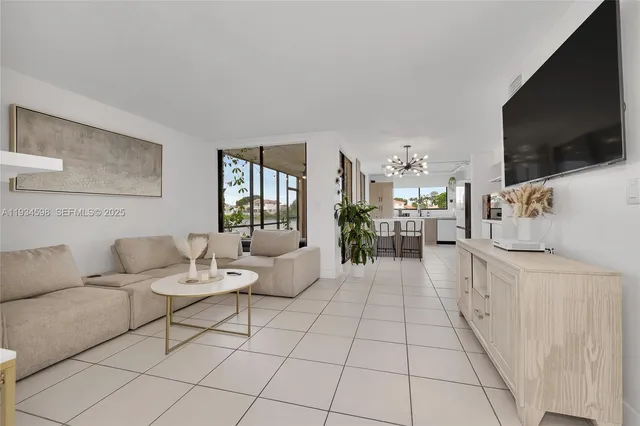 $3,100 | 8250 Northwest 191st Street, Unit 10D, Hialeah, FL 33015