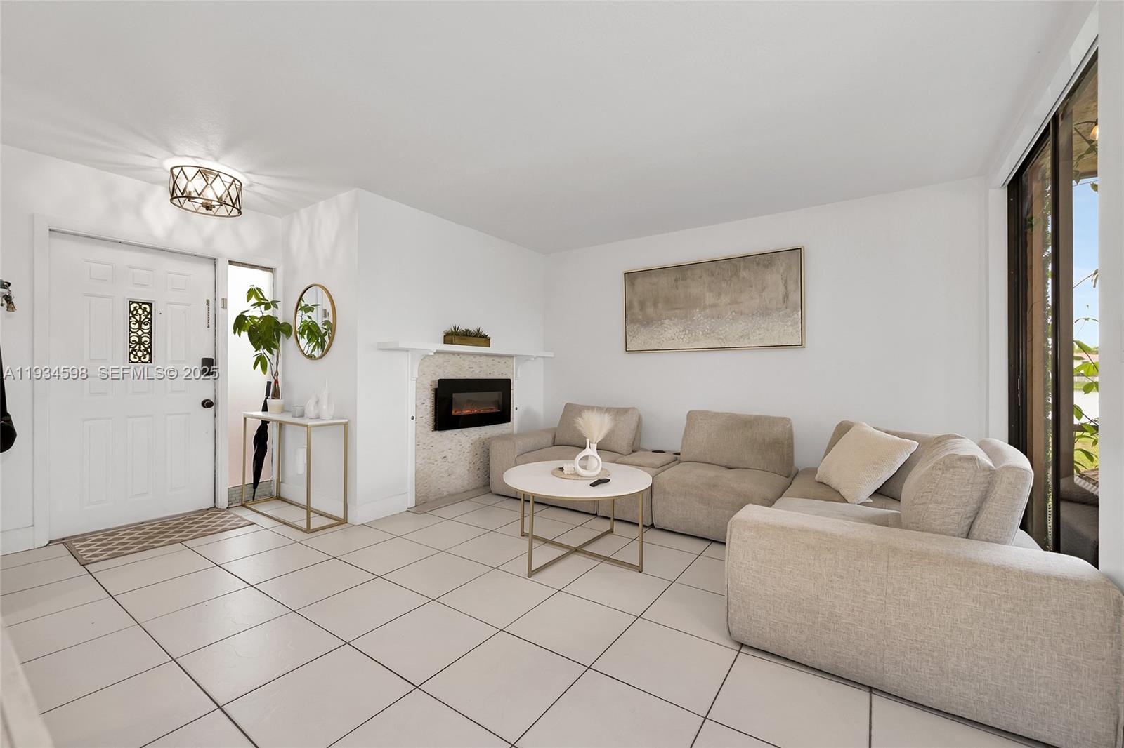 8250 Northwest 191st Street, Unit 10D Hialeah, FL 33015 - Photo 5 of 23