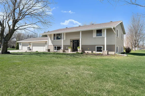 $395,000 | 14303 345th Avenue, Waseca, MN 56093