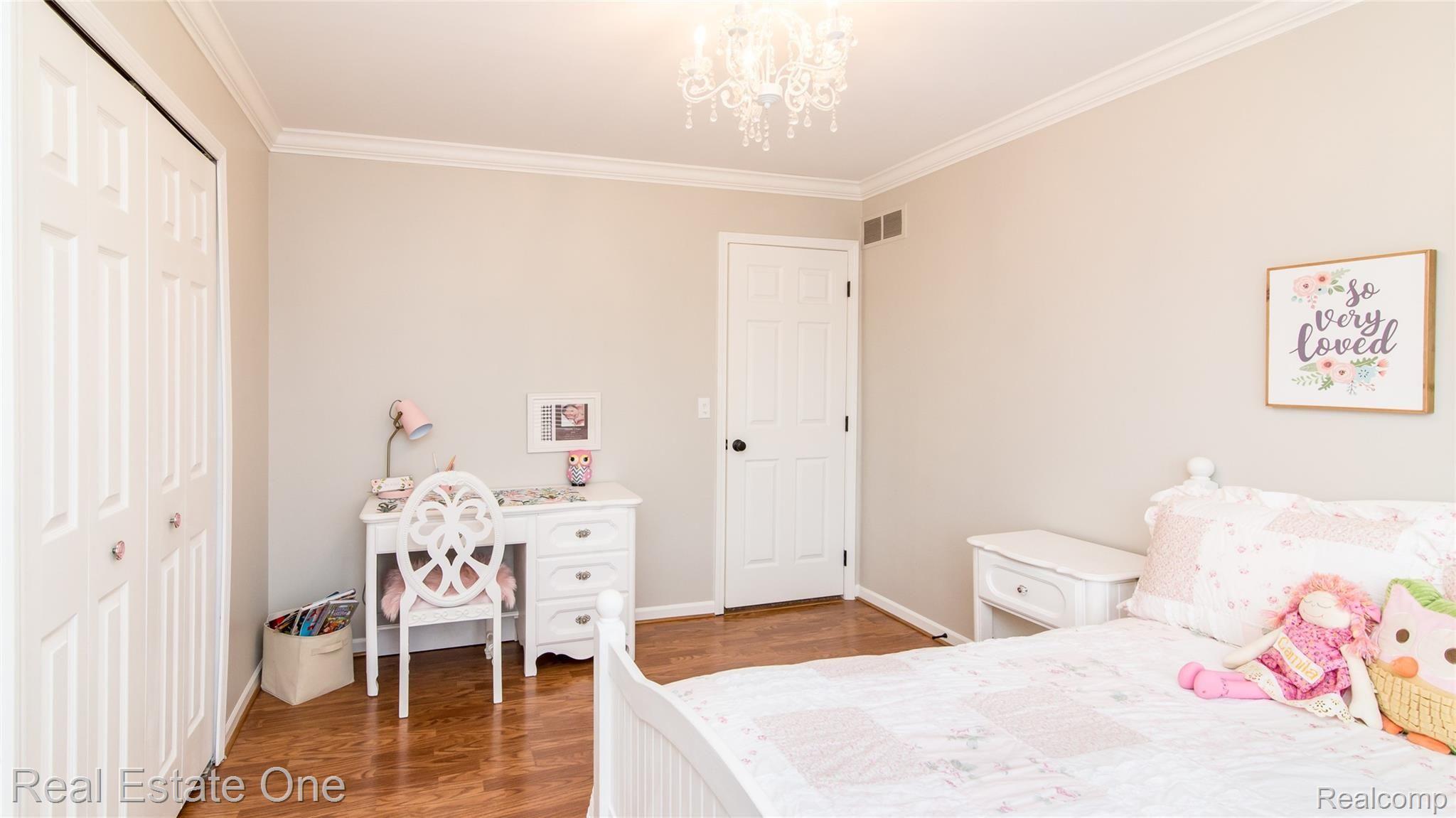 45669 Radnor Road Canton, MI 48187 - Photo 31 of 60 045_4.jpg