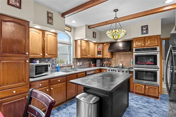 $525,000 | 1267 Sturgeon Point Road, Evans, NY 14047