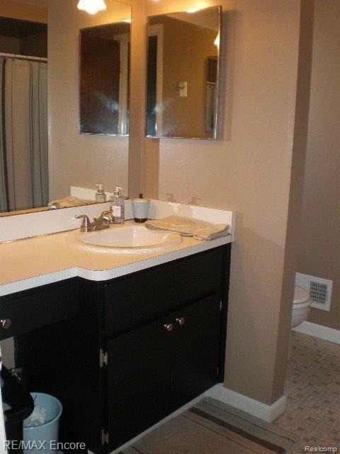 8991 Clark Road Clarkston, MI 48346 - Photo 35 of 45 FULL CERAMIC BATH