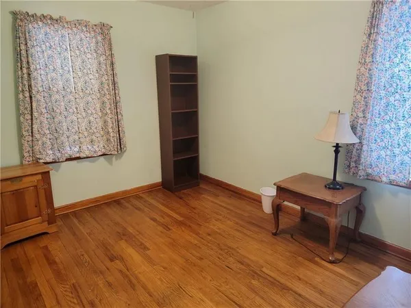 $1,500 | 302 South Drive, Valencia, PA 16059
