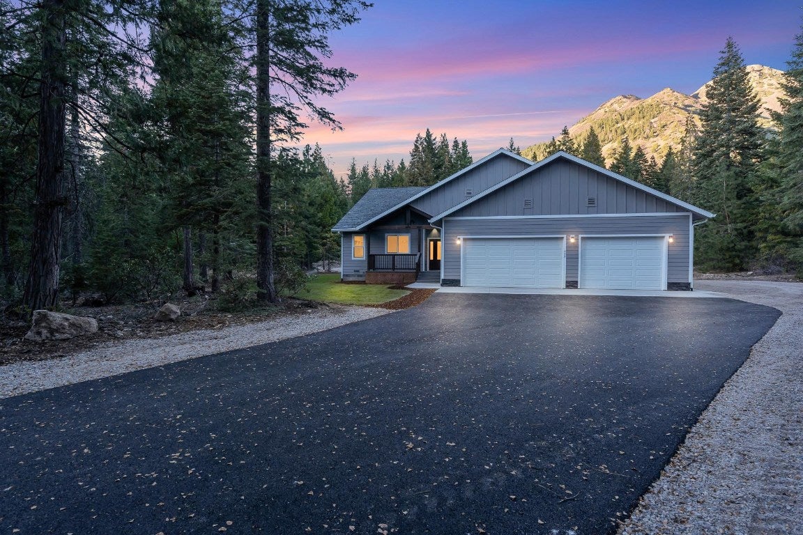 457 Skyview Road Mount Shasta, CA 96067 - Photo 3 of 44 Gallery Image 3