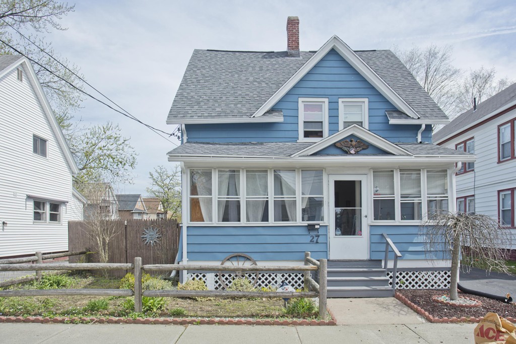 27 Governor Street Springfield, MA 01104 - Photo 18 of 18 a front view of a house with garden