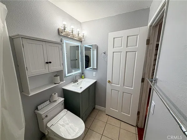 $399,000 | 2343 East 17th Street, Unit 205, Long Beach, CA 90804