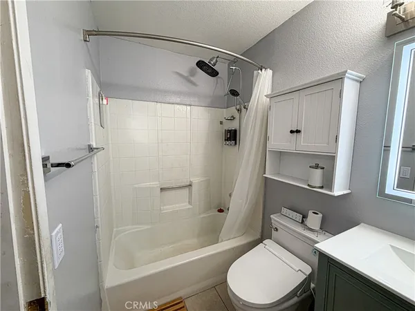 $399,000 | 2343 East 17th Street, Unit 205, Long Beach, CA 90804