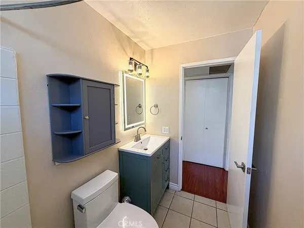 $399,000 | 2343 East 17th Street, Unit 205, Long Beach, CA 90804
