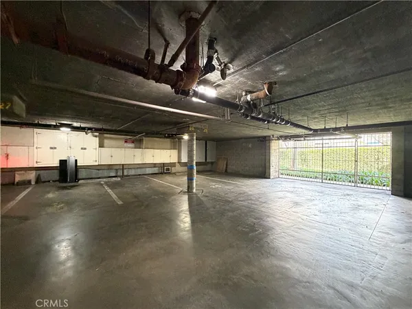 $399,000 | 2343 East 17th Street, Unit 205, Long Beach, CA 90804
