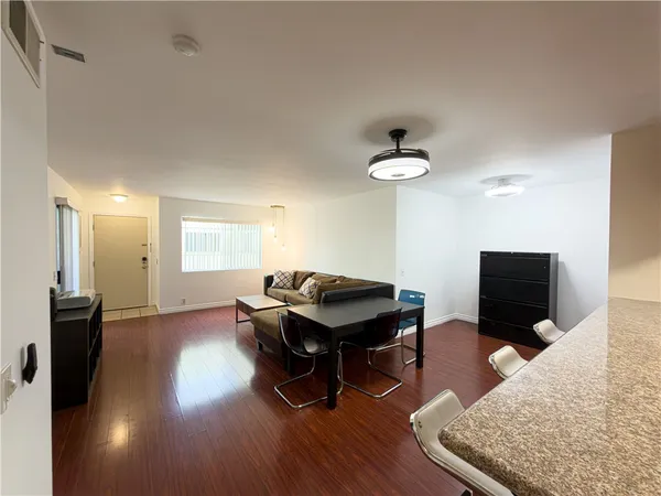 $399,000 | 2343 East 17th Street, Unit 205, Long Beach, CA 90804