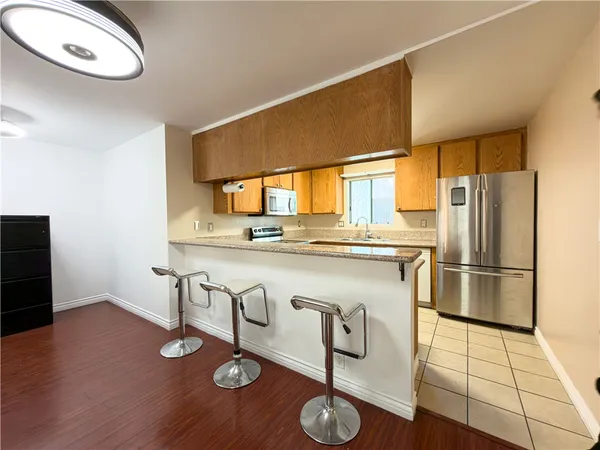 $399,000 | 2343 East 17th Street, Unit 205, Long Beach, CA 90804