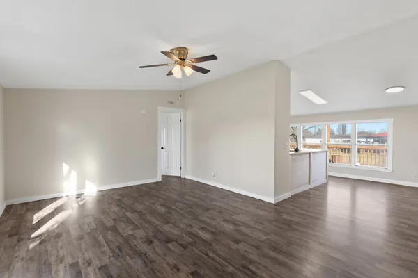 $307,999 | 124 Oakhill Drive, Portland, TN 37148