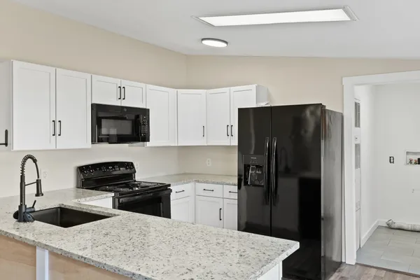 $307,999 | 124 Oakhill Drive, Portland, TN 37148