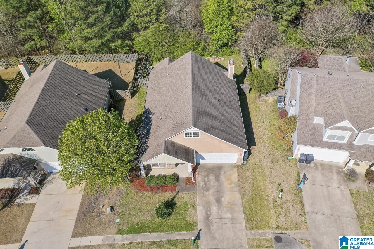 264 Nottingham Drive Calera, AL 35040 - Photo 4 of 33