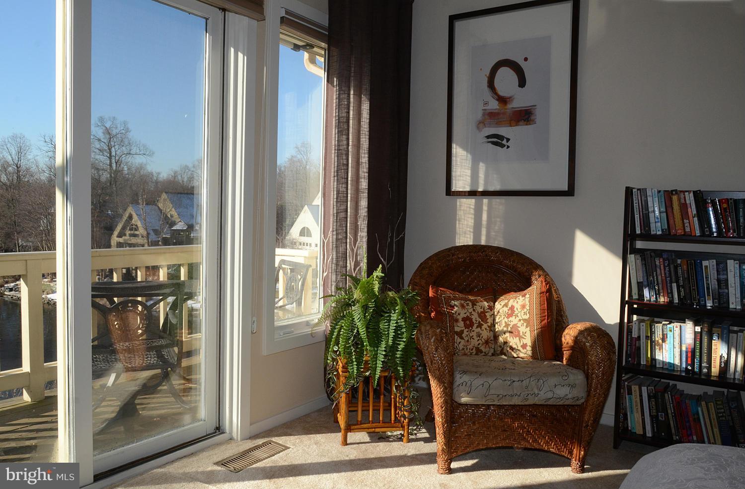 11510 Hemingway Drive Reston, VA 20194 - Photo 19 of 30 MBR sitting area and access to upper Deck