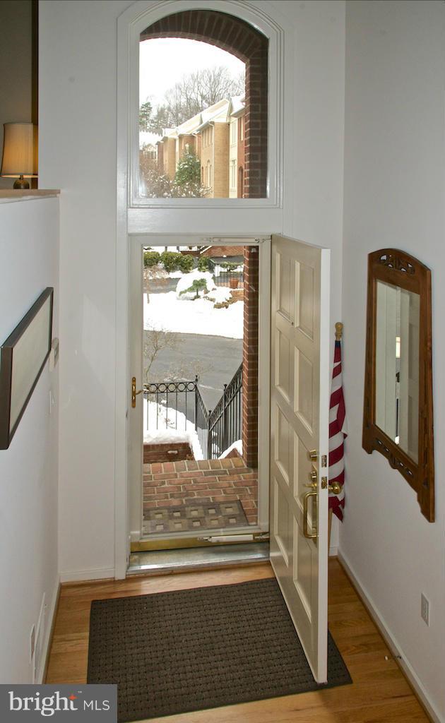 11510 Hemingway Drive Reston, VA 20194 - Photo 6 of 30 Bright Front Hallway