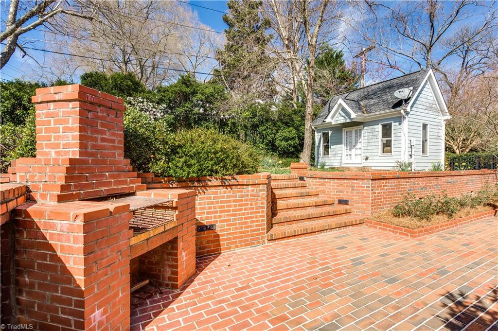 712 Nottingham Road Greensboro, NC 27408 - Photo 22 of 27 Gallery Image 22